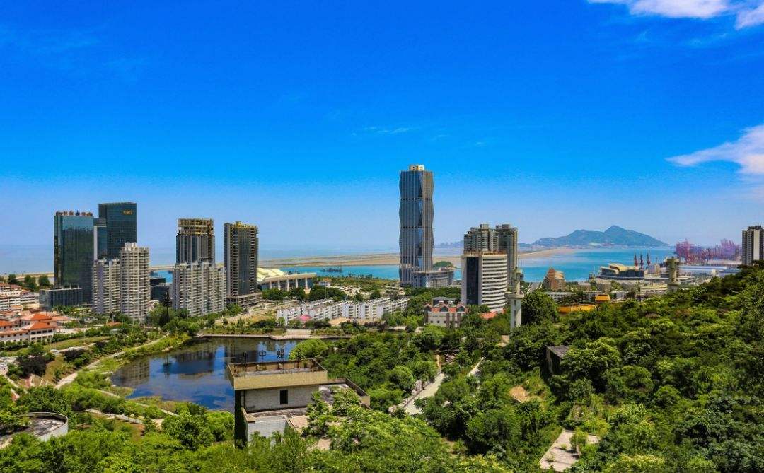 連云港市委書記項雪龍會見中金國泰董事長鄭建龍